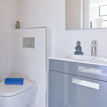 Juno By Interhome Villa