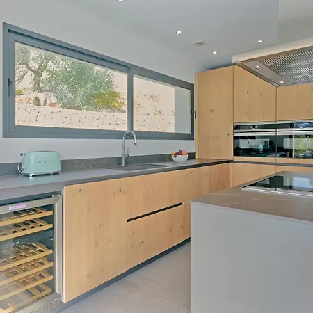 Juno By Interhome