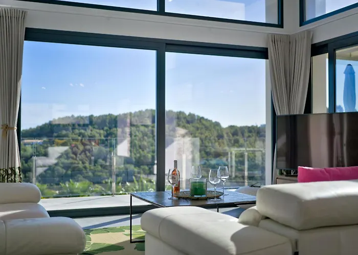 Juno By Interhome Willa